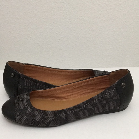 Coach Chelsea Flats - Picture 2 of 5